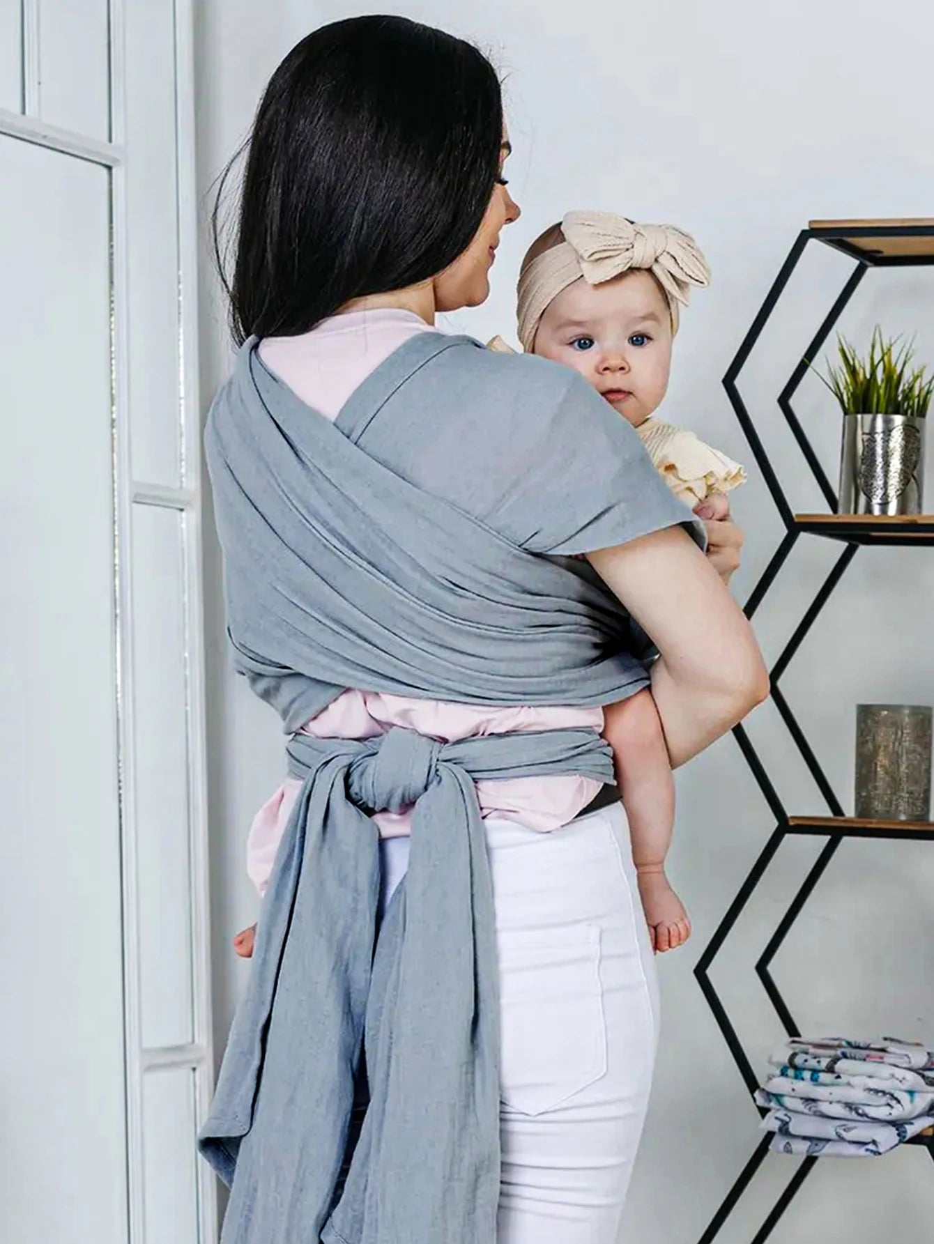 Baby straps from newborns to toddlers